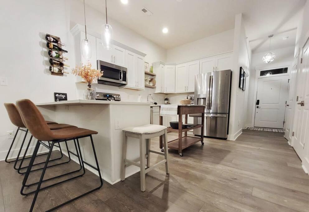 Apartament New Stylish Getaway- 5 Mil To Uptown/3 Smart Tvs! Charlotte Zewnętrze zdjęcie